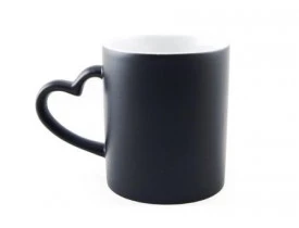 Caneca Mágica Preto Para Sublimação Alça Coração Fosca 